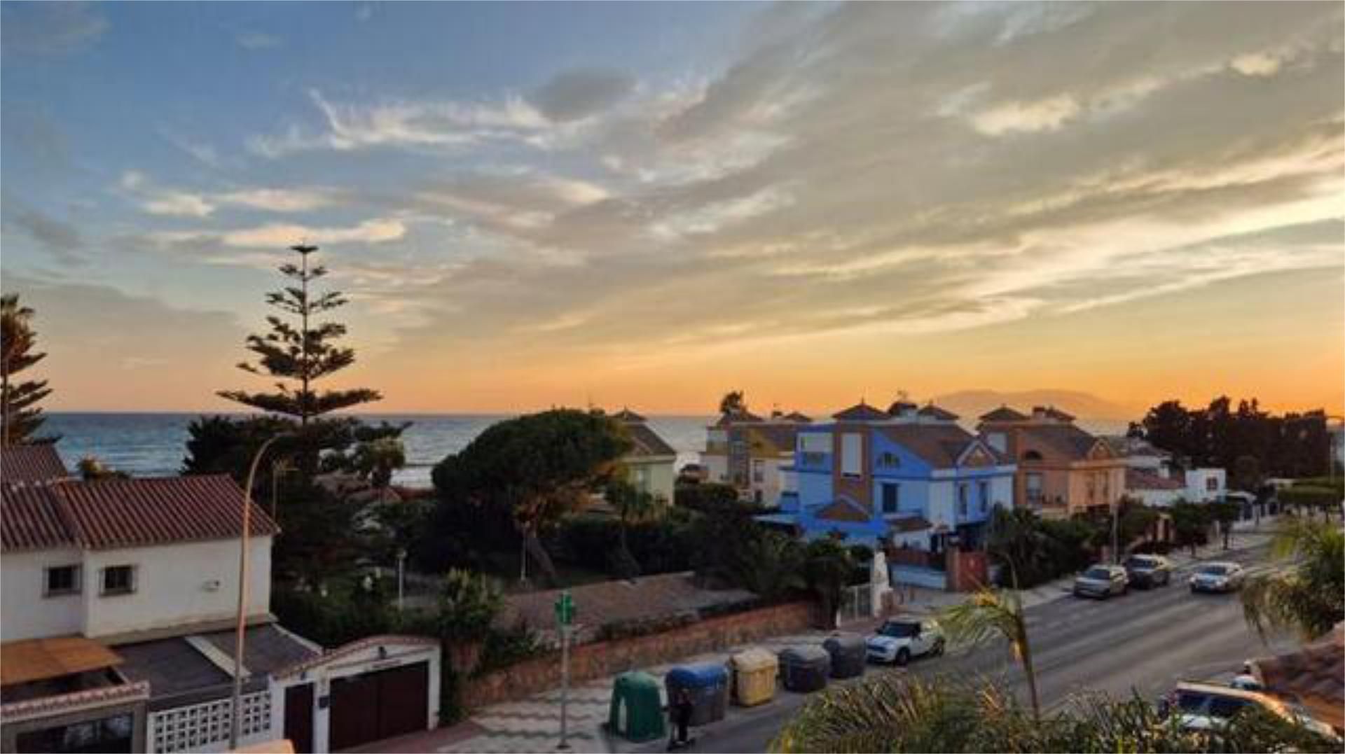Vista exterior de Piso de alquiler en Rincón de la Victoria con Terraza, Trastero y Piscina