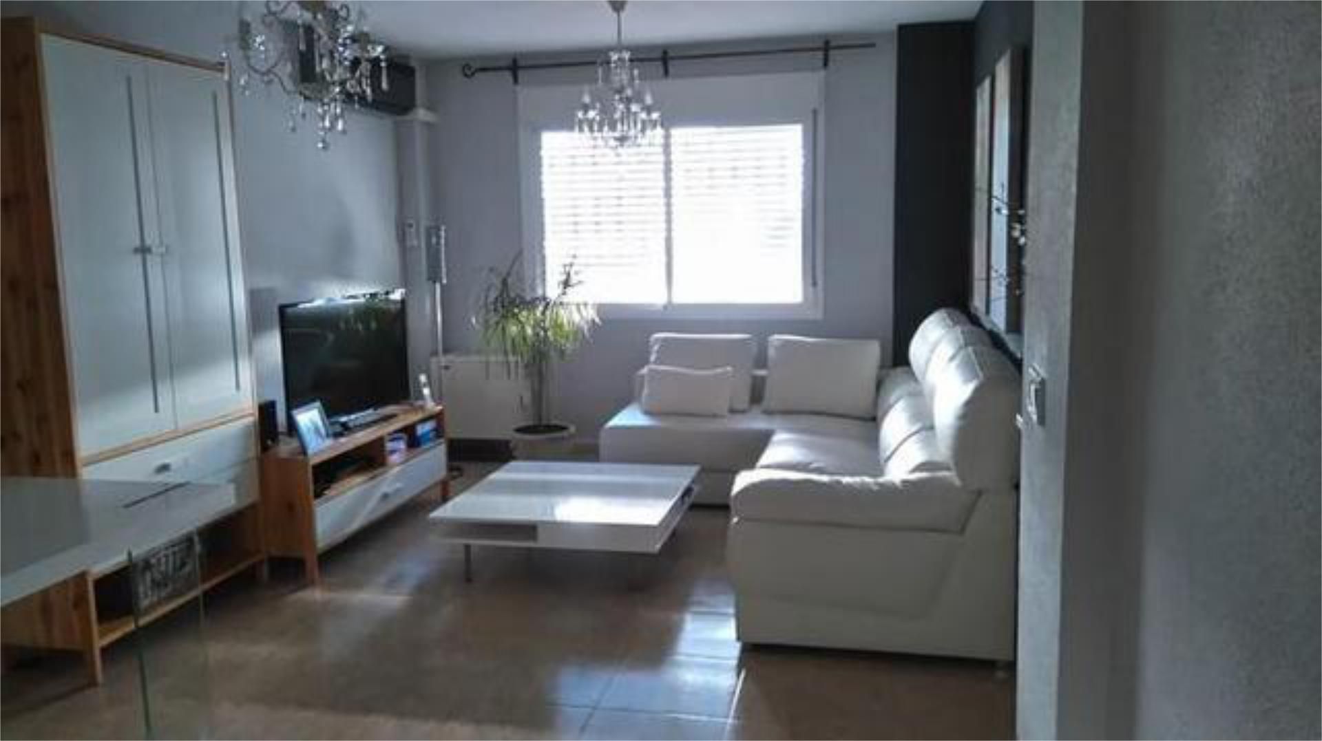 Sala de estar de Piso en venta en Torres de la Alameda con Calefacción, Terraza y Trastero
