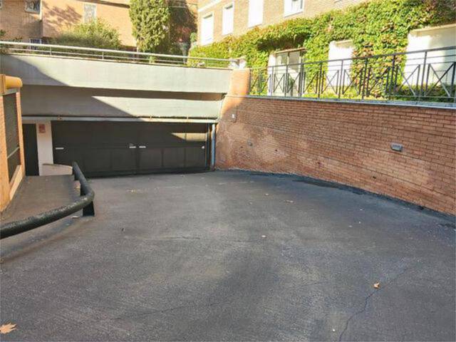 Garaje en Alquiler en Les Tres Torres