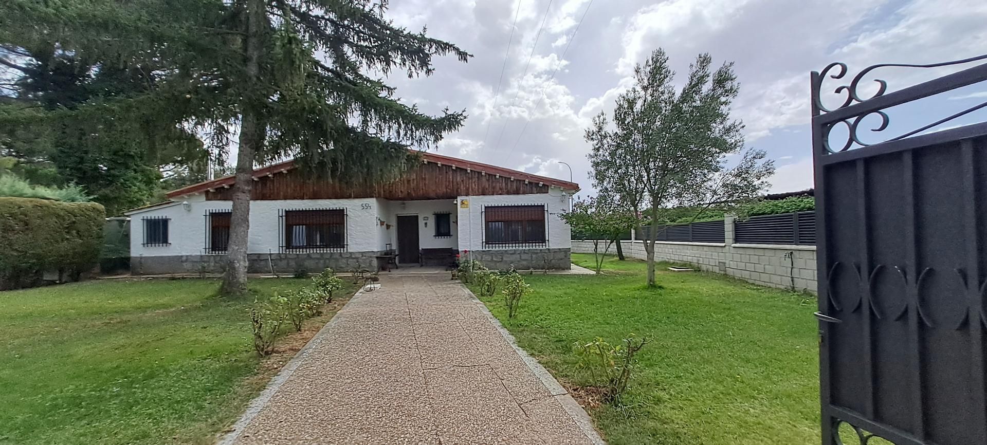 Exterior view of House or chalet for sale in Maello  with Heating, Private garden and Microwave