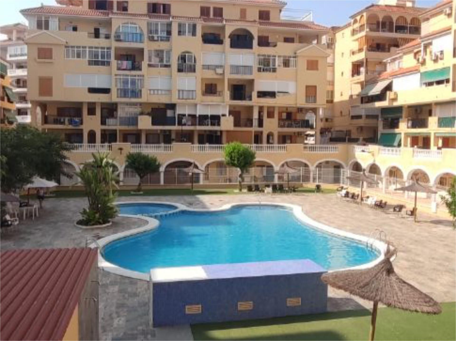 Piscina de Apartament en venda en Torrevieja amb Terrassa, Piscina i Balcó