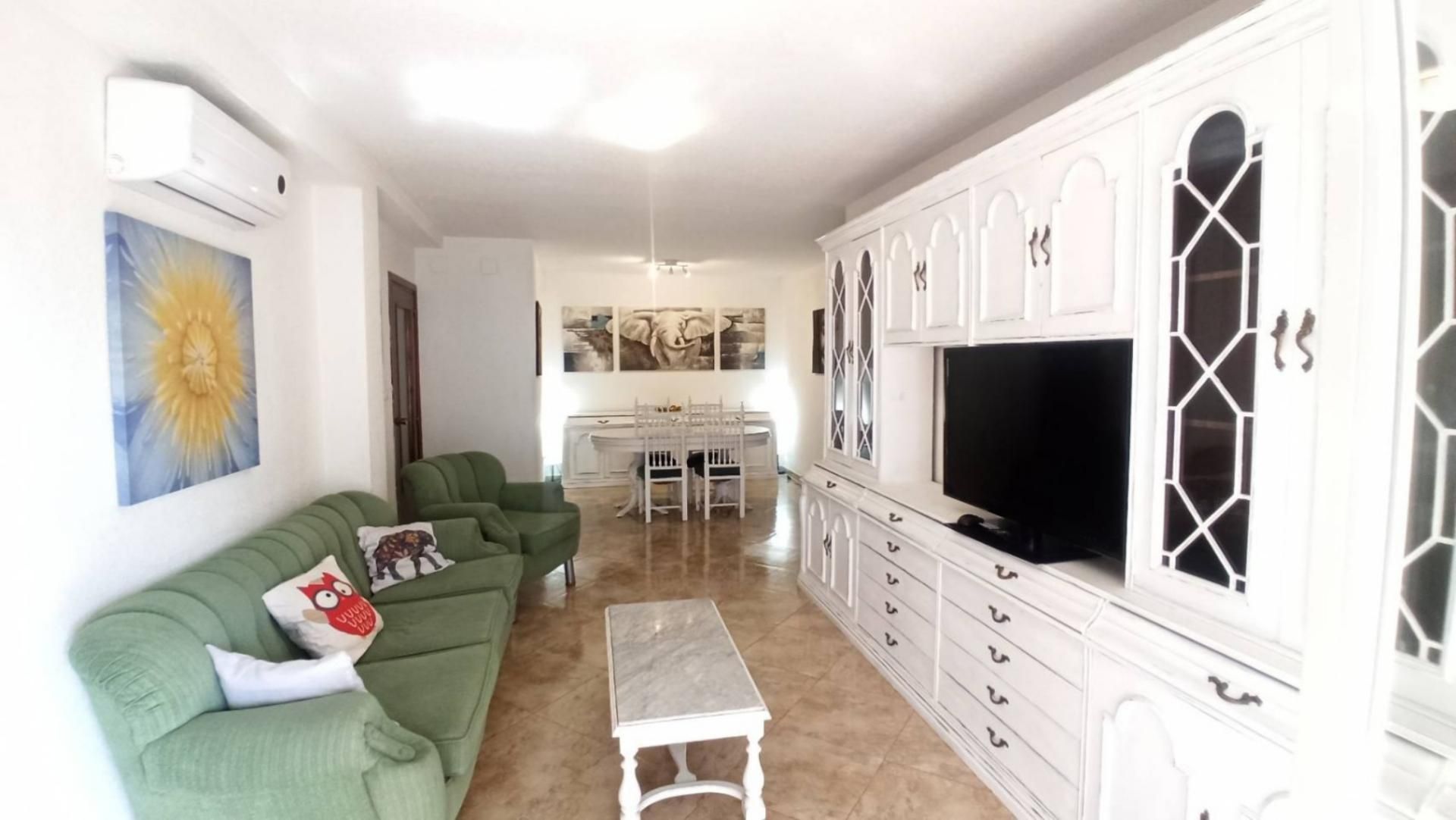Living room of Flat to rent in  Granada Capital  with Air Conditioner and Balcony