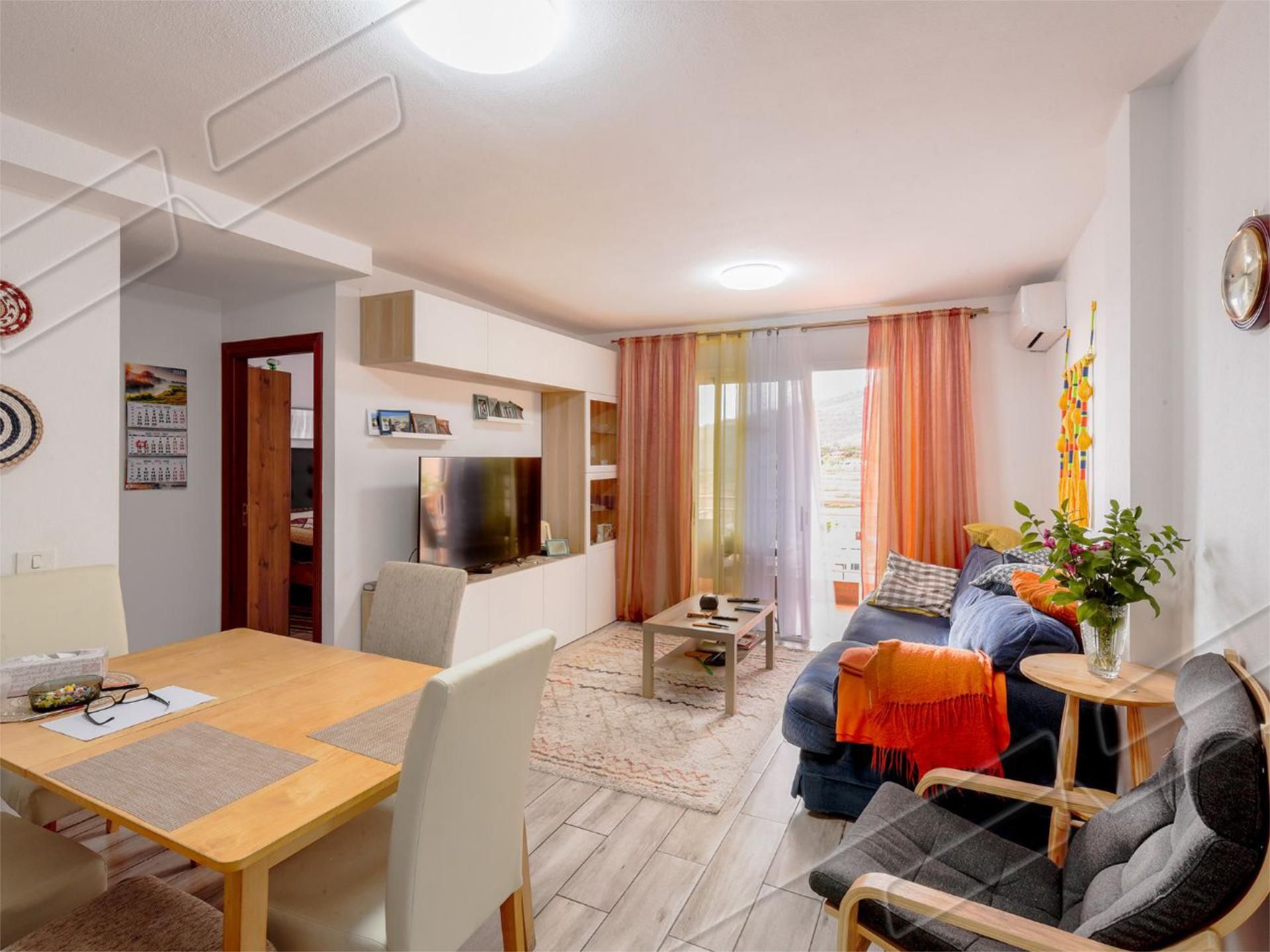 Sala d'estar de Pis en venda en Adeje amb Aire condicionat i Balcó
