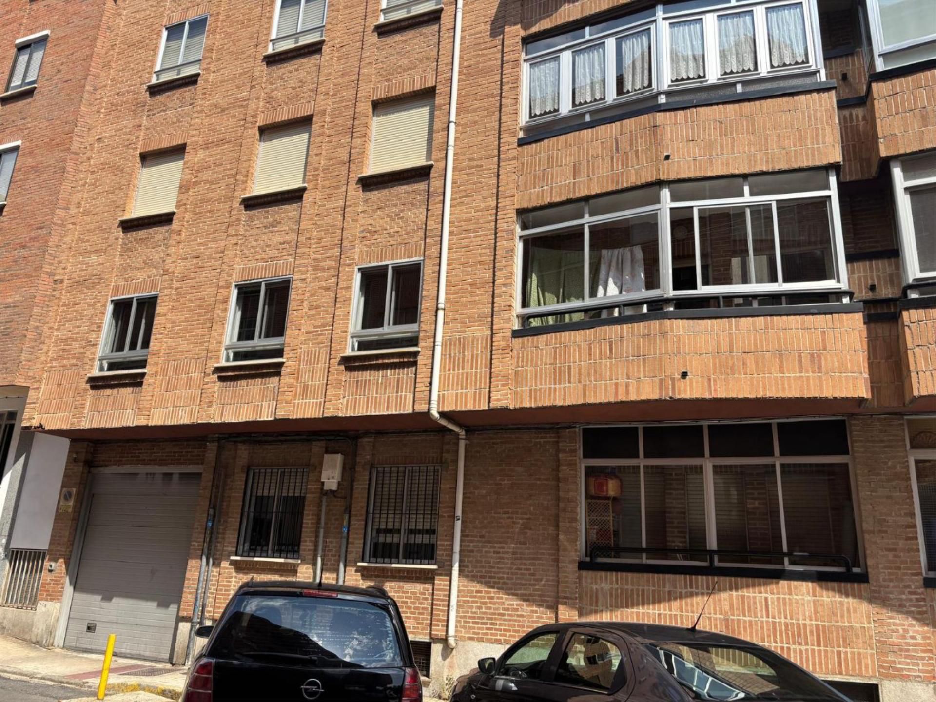 Vista exterior de Pis en venda en Ávila Capital amb Terrassa