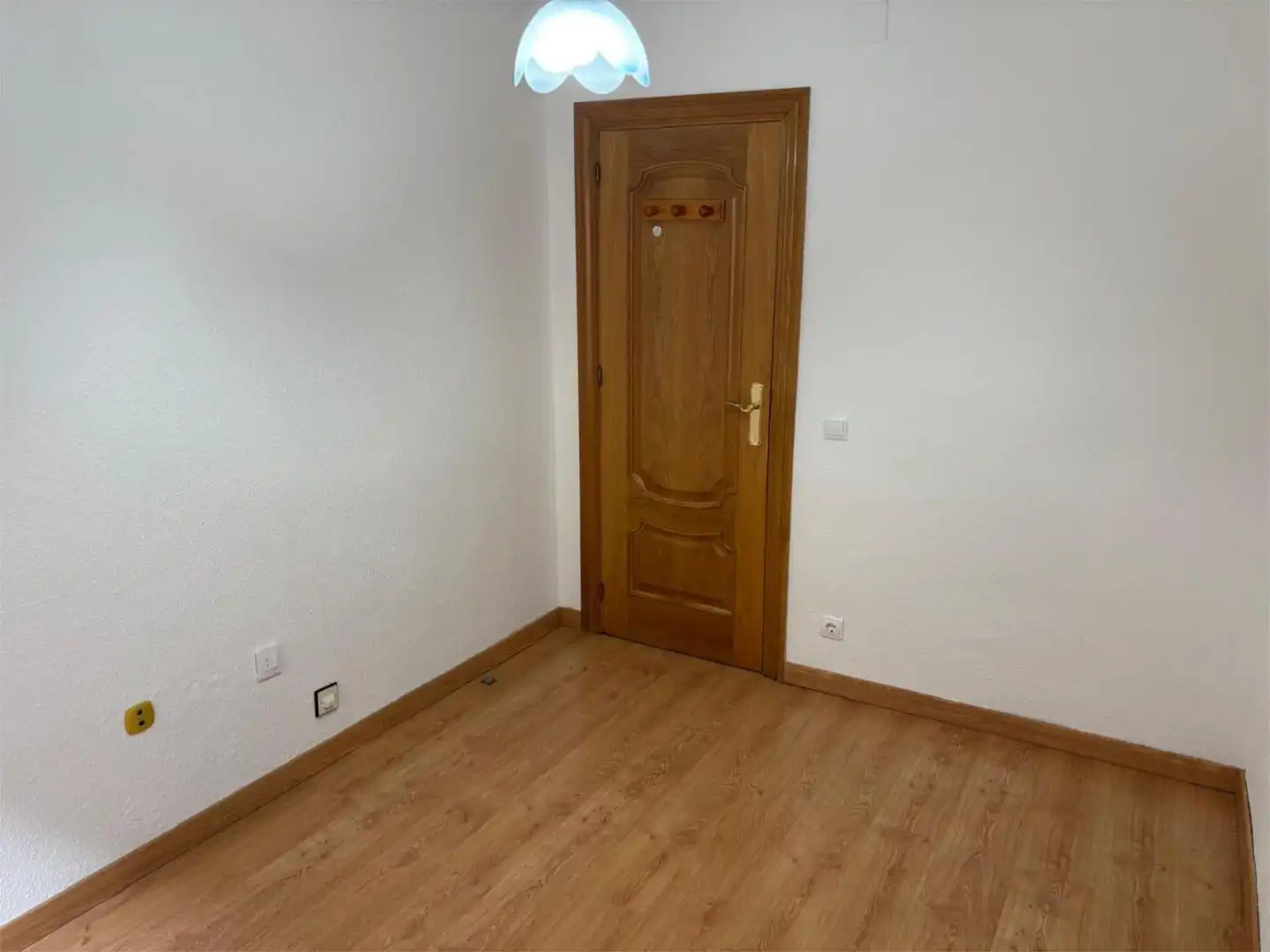 Piso en venta en Calle Juan de Yepes, 3, Sur Habitación de Piso en venta en Ávila con Calefacción, Terraza y Trastero