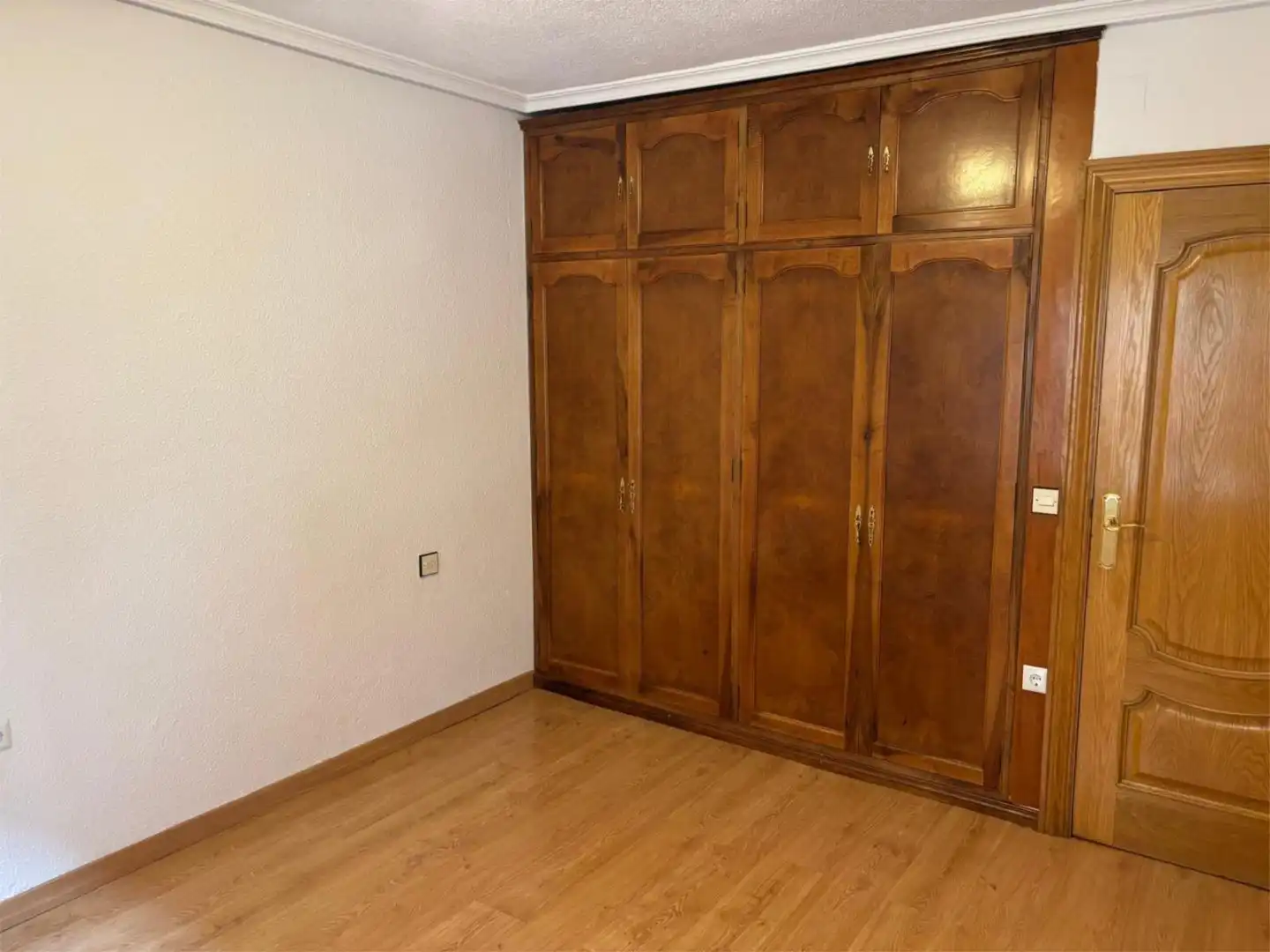 Piso en venta en Calle Juan de Yepes, 3, Sur Habitación de Piso en venta en Ávila con Calefacción, Terraza y Trastero