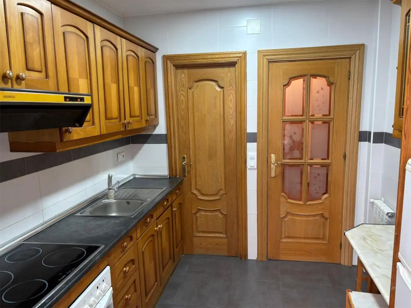 Piso en venta en Calle Juan de Yepes, 3, Sur Cocina de Piso en venta en Ávila con Calefacción, Terraza y Trastero