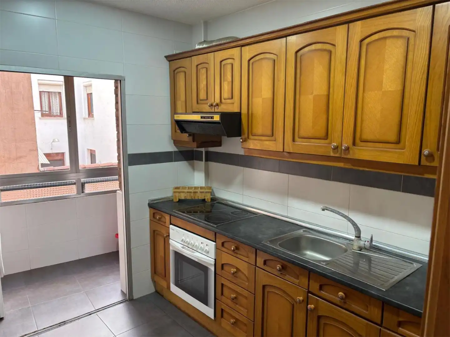 Piso en venta en Calle Juan de Yepes, 3, Sur Cocina de Piso en venta en Ávila con Calefacción, Terraza y Trastero