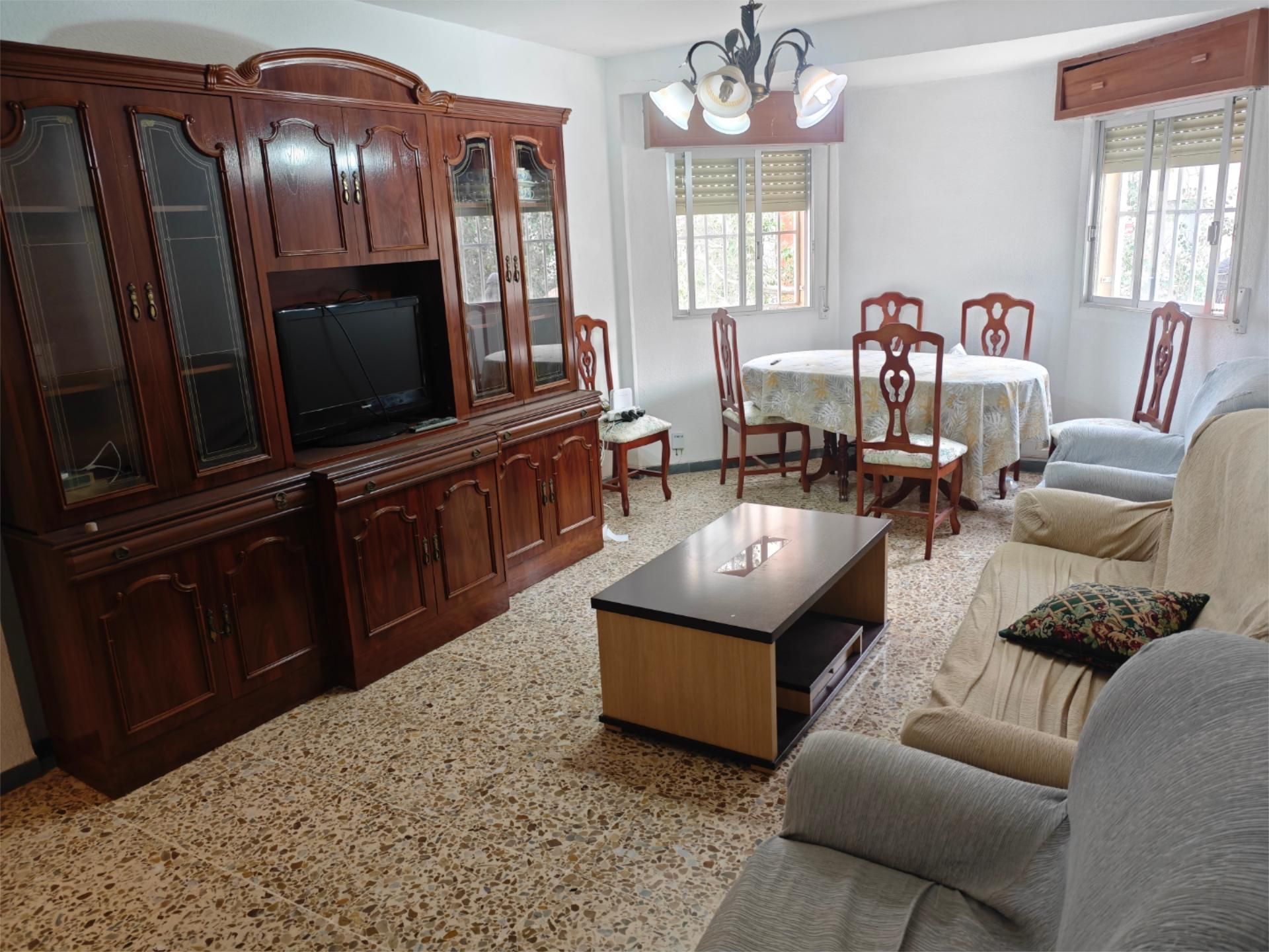 Living room of Flat to share in  Almería Capital  with Air Conditioner, Heating and Furnished