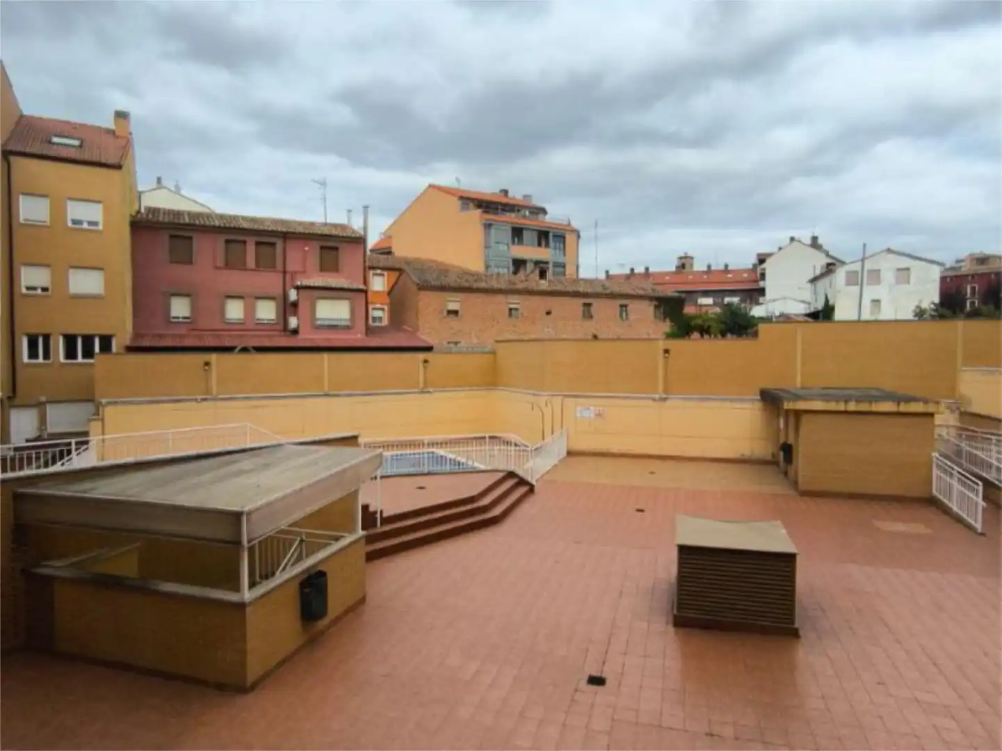 Pis de lloguer a Calle la Fuente, 1, Villamediana de Iregua Terrassa de Pis de lloguer en Villamediana de Iregua amb Calefacció, Terrassa i Piscina