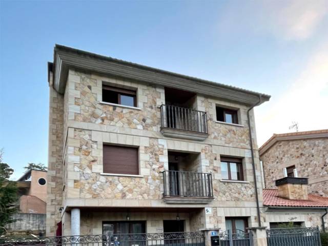 Piso en Venta en Calle Prados de la Magdalena, 26 en San Leonardo de Yagüe