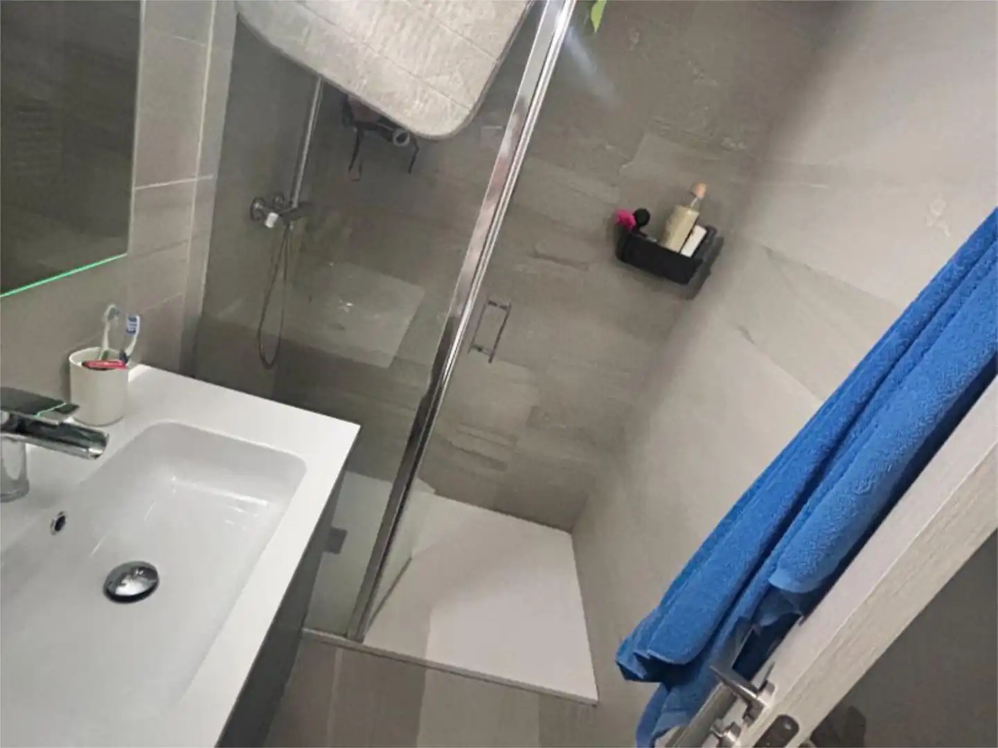 Flat for sale in Calle el Almendro, 4, El Molar (Madrid) Bathroom of Flat for sale in El Molar (Madrid) with Air Conditioner and Swimming Pool