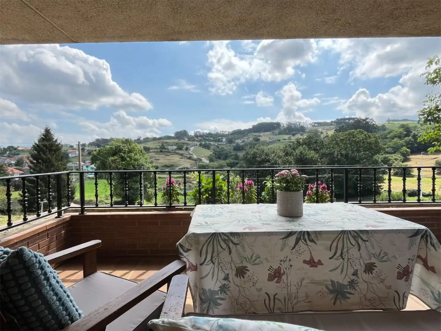 Casa o chalet en venta en Barrio Helguera, 19, Reocín Jardín de Casa o chalet en venta en Reocín con Calefacción, Jardín privado y Parquet
