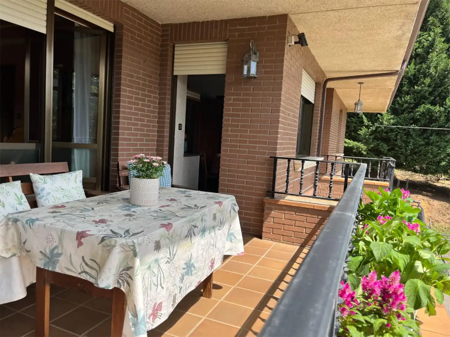 Casa o chalet en venta en Barrio Helguera, 19, Reocín Terraza de Casa o chalet en venta en Reocín con Calefacción, Jardín privado y Parquet
