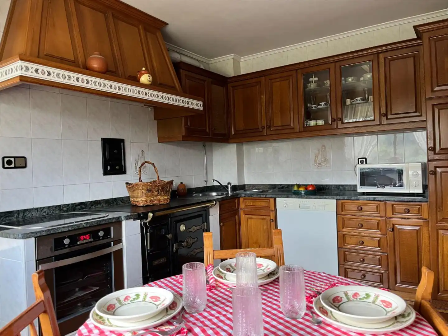 Casa o chalet en venta en Barrio Helguera, 19, Reocín Cocina de Casa o chalet en venta en Reocín con Calefacción, Jardín privado y Parquet