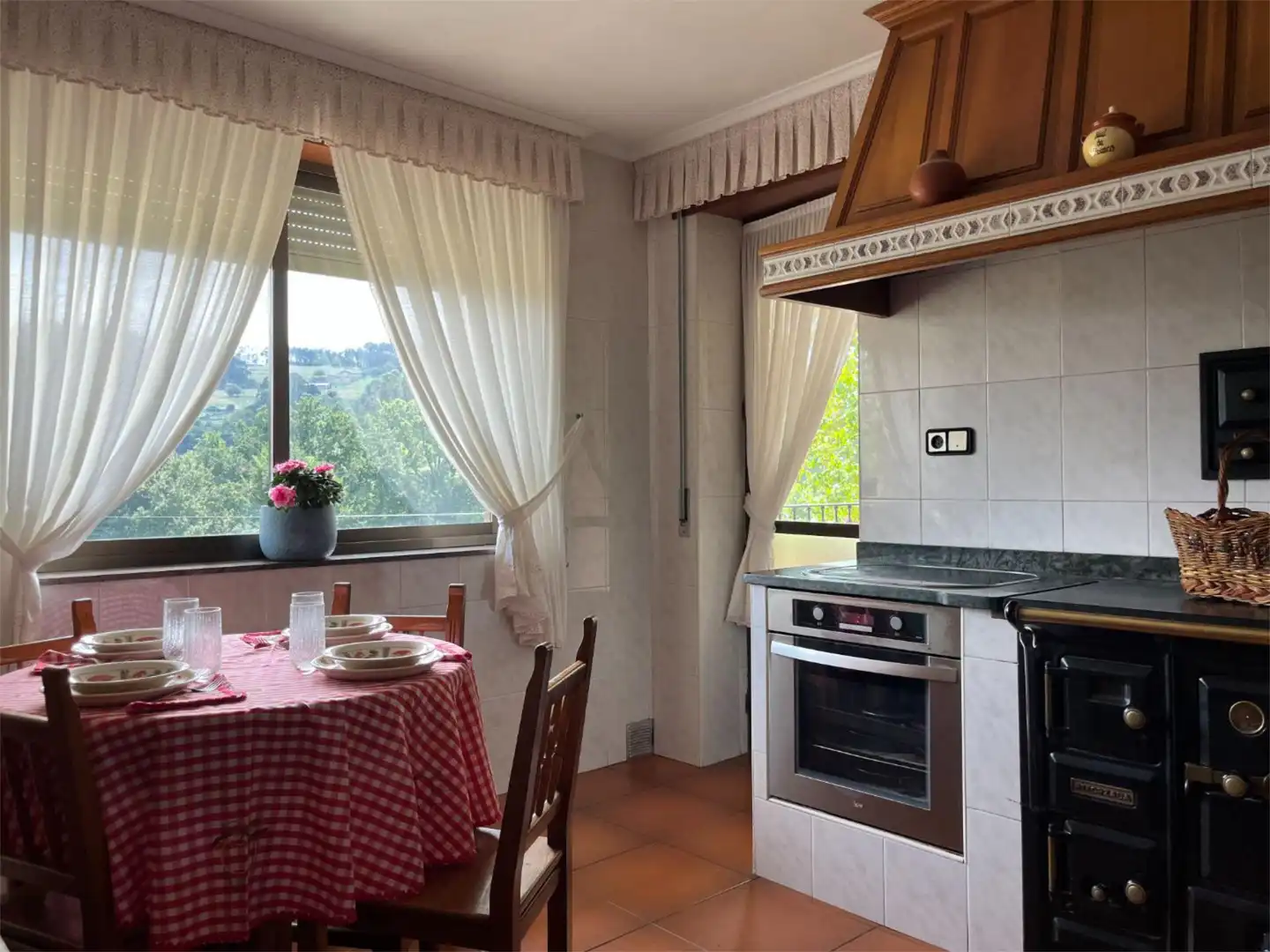 Casa o chalet en venta en Barrio Helguera, 19, Reocín Cocina de Casa o chalet en venta en Reocín con Calefacción, Jardín privado y Parquet