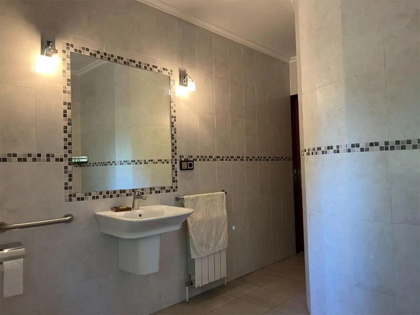 Casa o chalet en venta en Barrio Helguera, 19, Reocín Baño de Casa o chalet en venta en Reocín con Calefacción, Jardín privado y Parquet