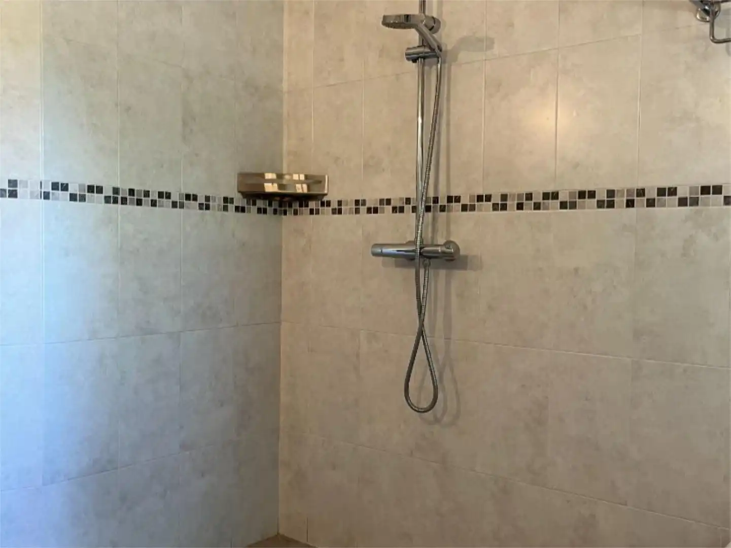 Casa o chalet en venta en Barrio Helguera, 19, Reocín Baño de Casa o chalet en venta en Reocín con Calefacción, Jardín privado y Parquet