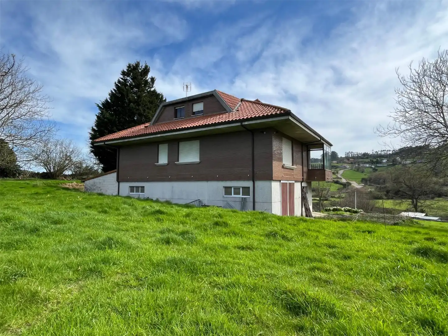 Casa o chalet en venta en Barrio Helguera, 19, Reocín Vista exterior de Casa o chalet en venta en Reocín con Calefacción, Jardín privado y Parquet