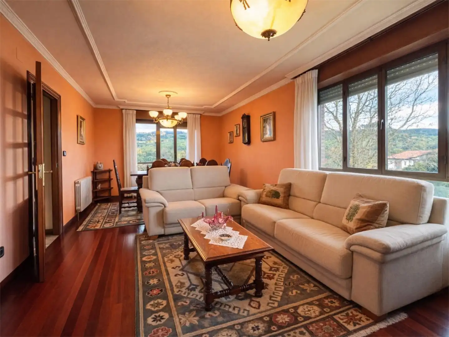 Casa o chalet en venta en Barrio Helguera, 19, Reocín Sala de estar de Casa o chalet en venta en Reocín con Calefacción, Jardín privado y Parquet