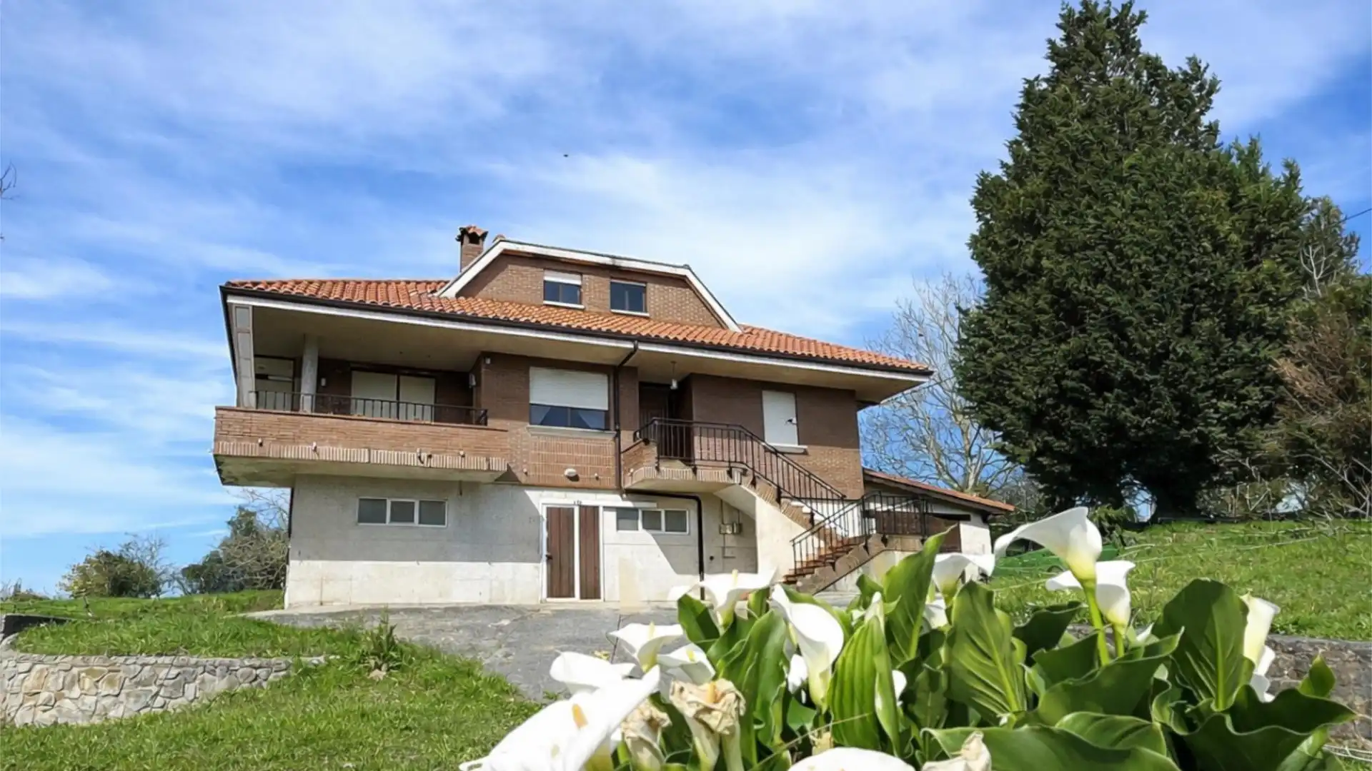 Houses for sale in Barrio Helguera, 19, Reocín Exterior view of Houses for sale in Reocín with Heating, Private garden and Parquet flooring