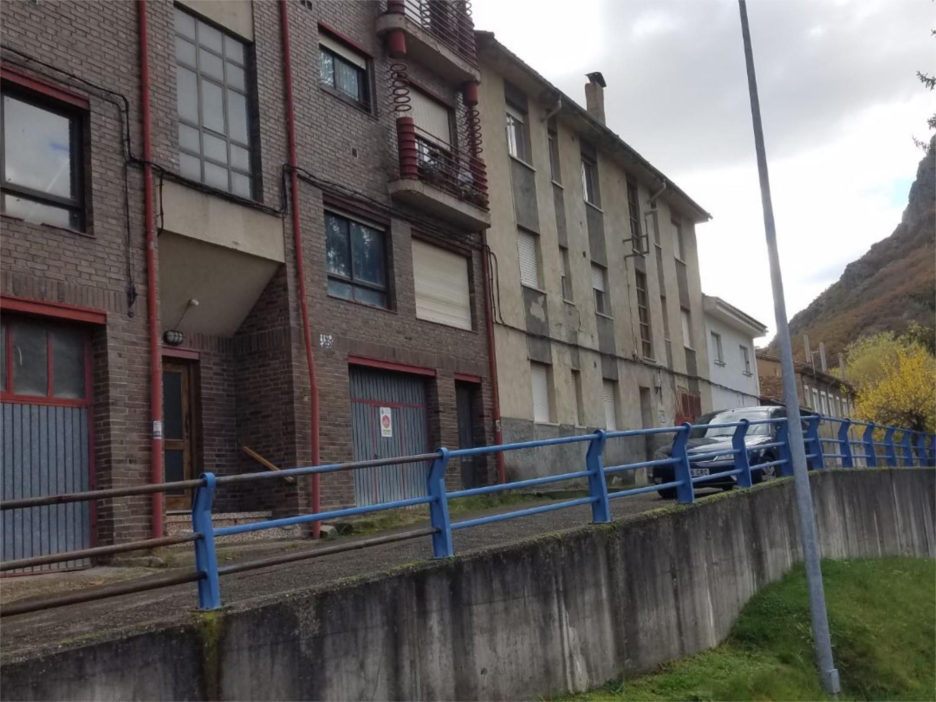 Exterior view of Flat to rent in La Pola de Gordón 