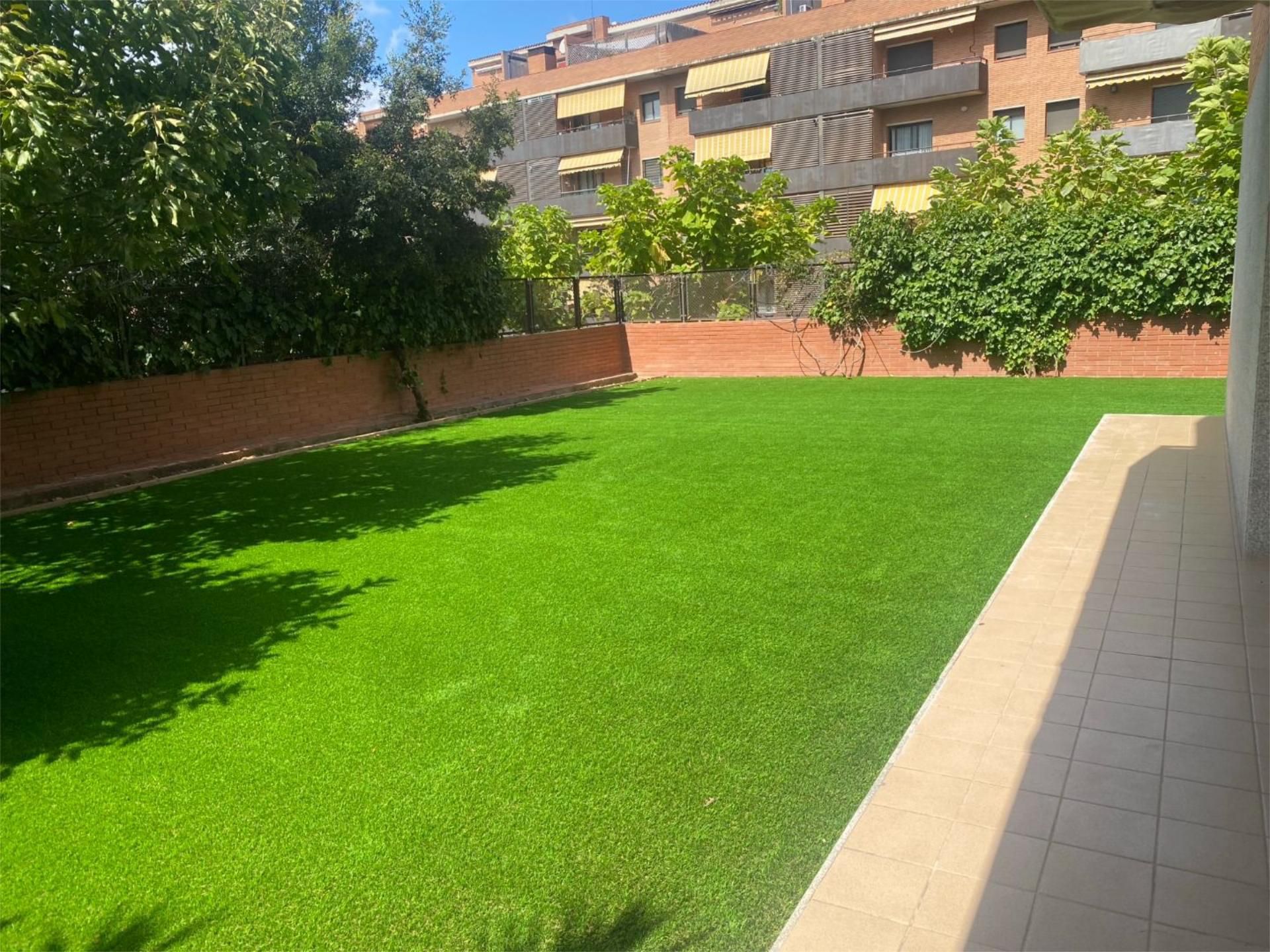 Jardí de Pis en venda en Sant Feliu de Llobregat amb Calefacció, Jardí privat i Parquet