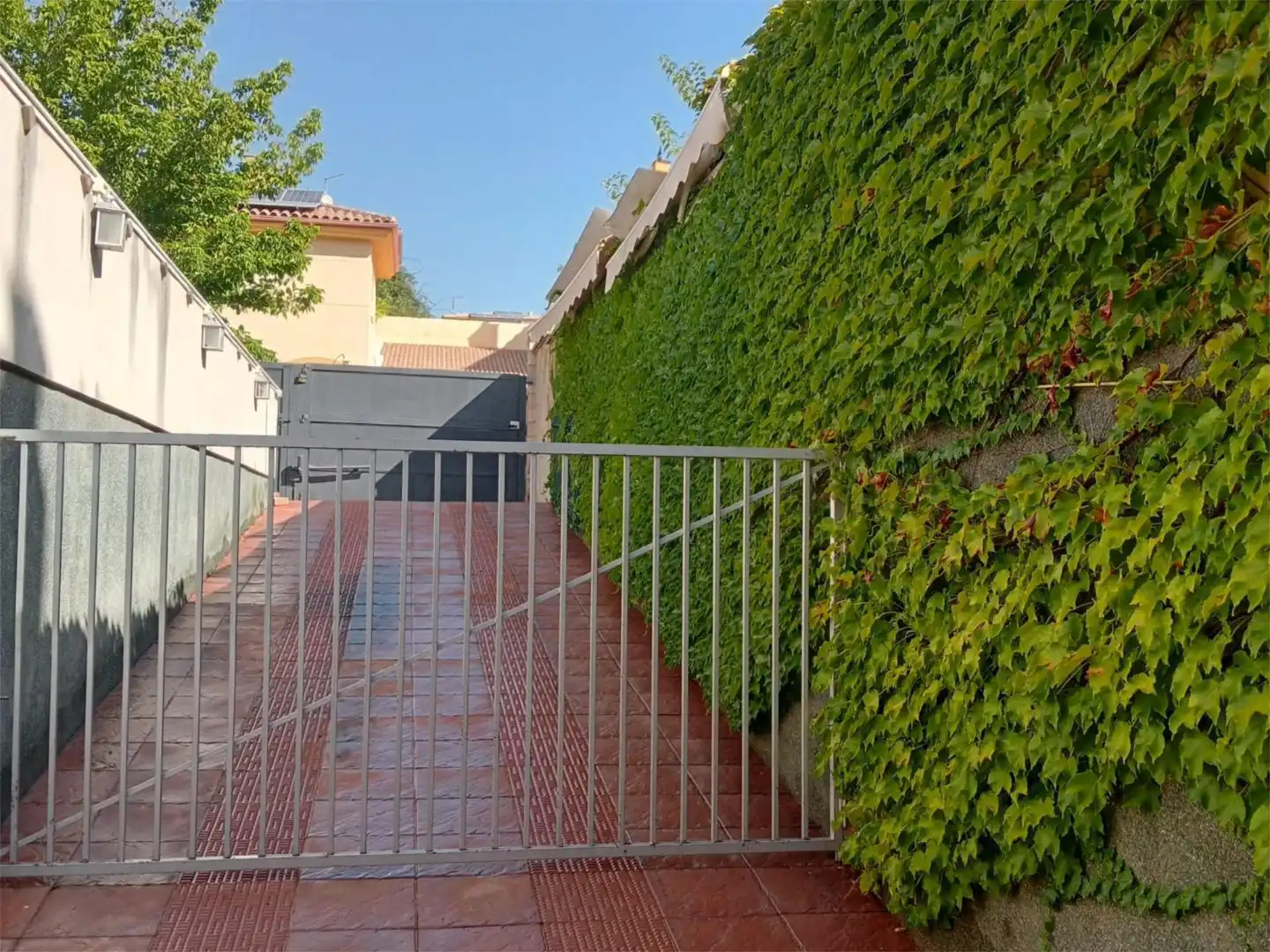 Piso en venta en Plaza de la Entrada, 1, La Guardia de Jaén Vista exterior de Piso en venta en La Guardia de Jaén con Calefacción, Jardín privado y Parquet