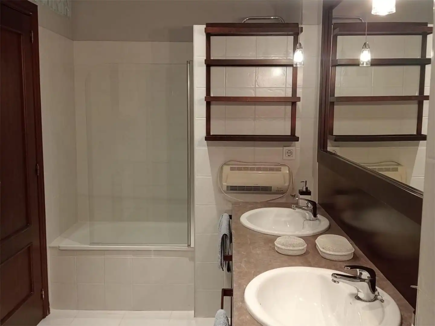Piso en venta en Plaza de la Entrada, 1, La Guardia de Jaén Baño de Piso en venta en La Guardia de Jaén con Calefacción, Jardín privado y Parquet