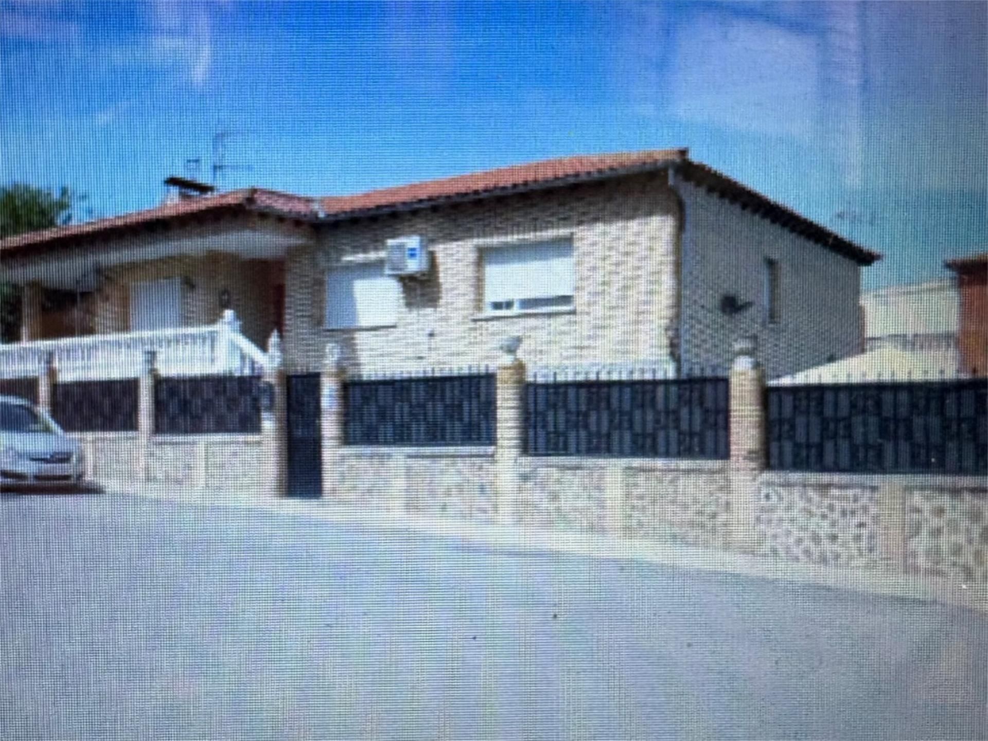 Vista exterior de Pis en venda en Argés amb Calefacció, Jardí privat i Parquet