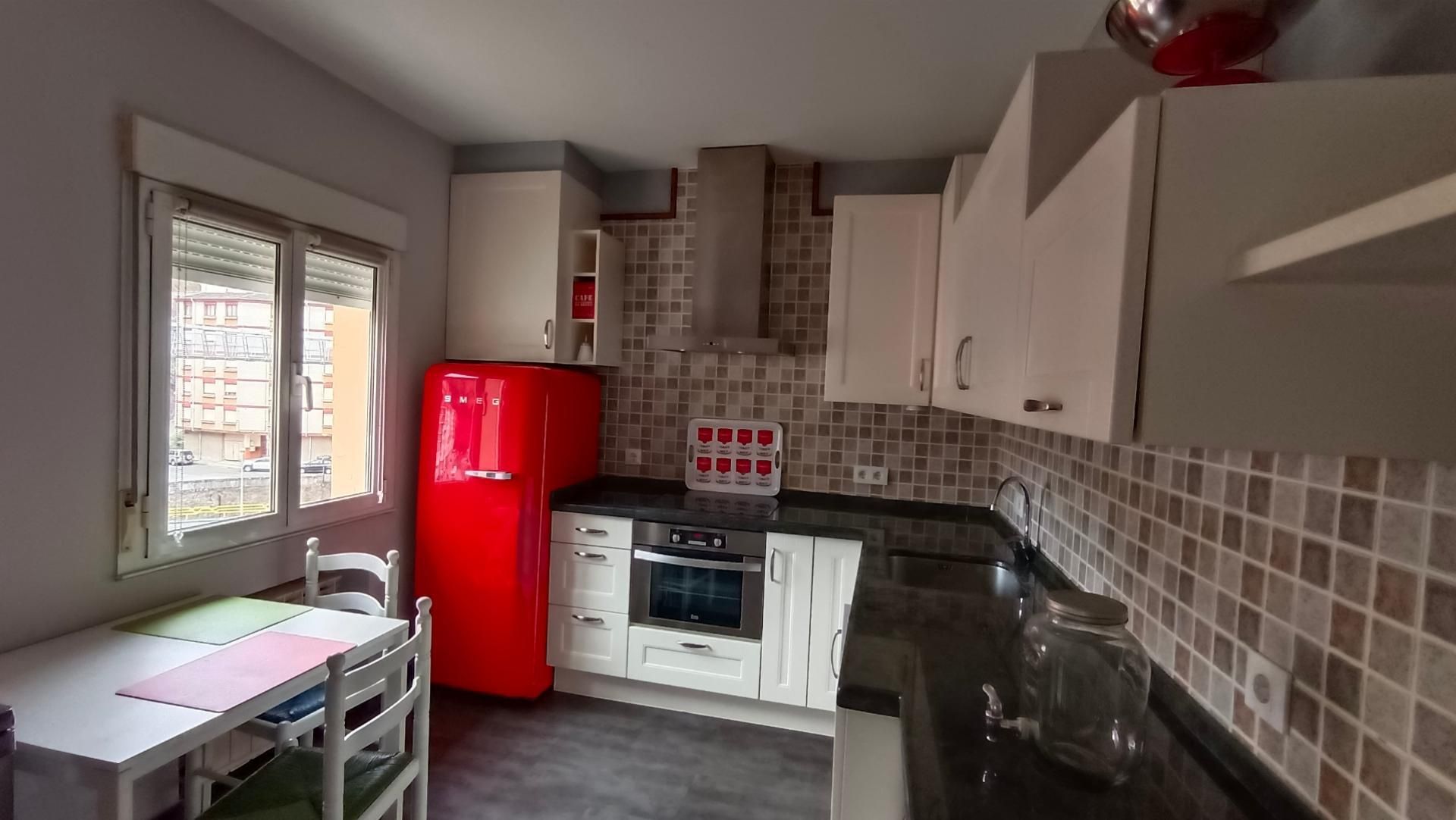 Kitchen of Flat to rent in Cangas del Narcea  with Heating, Furnished and Oven