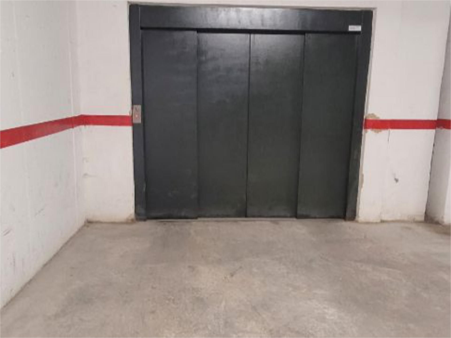 Parking of Garage to rent in Pilas