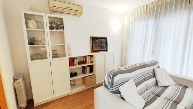 Piso en Alquiler en Carrer Juan Sebastián Elcano, 25 en Port - Horta de Santa María