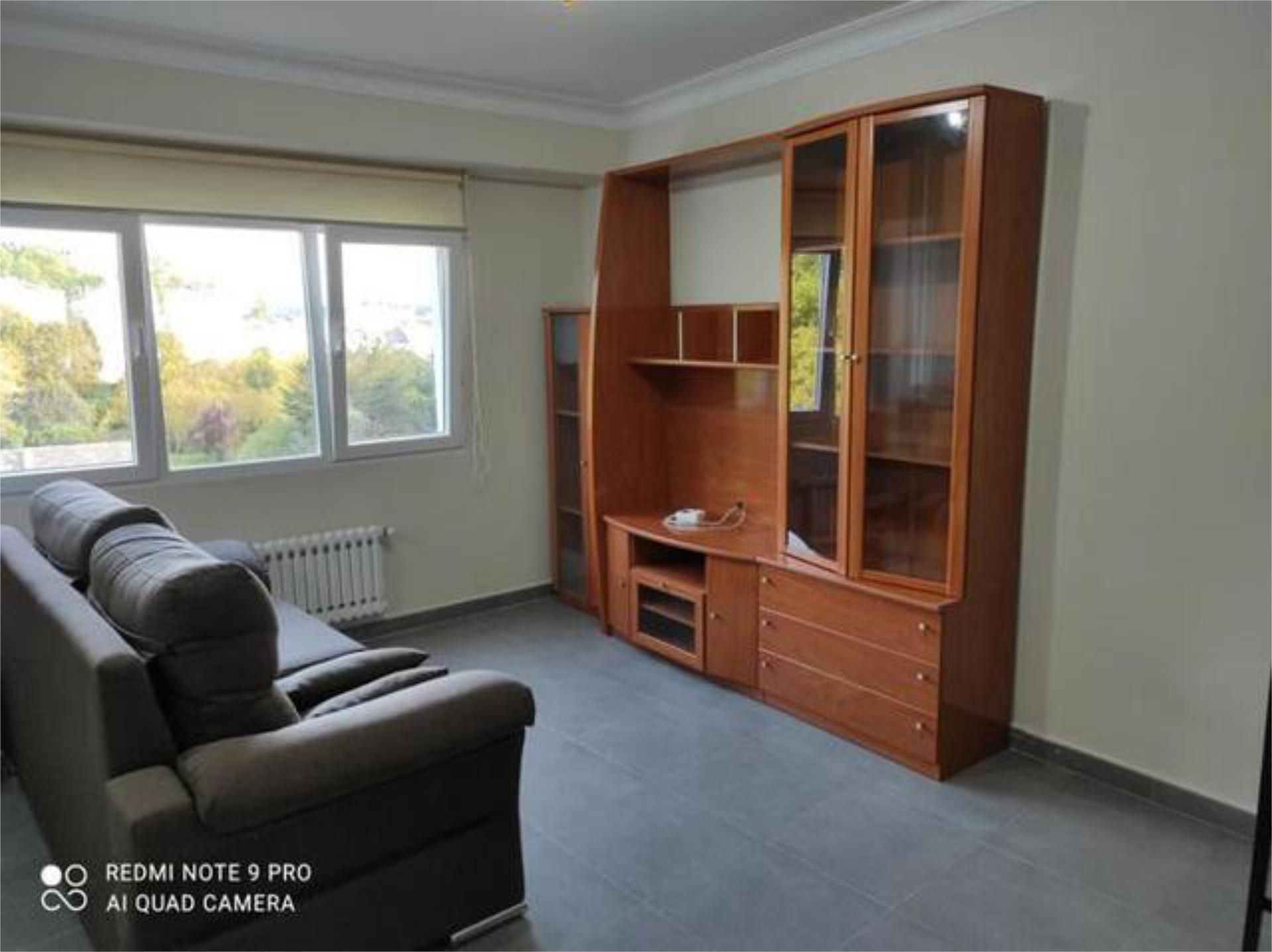 Sala d'estar de Apartament de lloguer en Lugo Capital amb Calefacció, Terrassa i Moblat