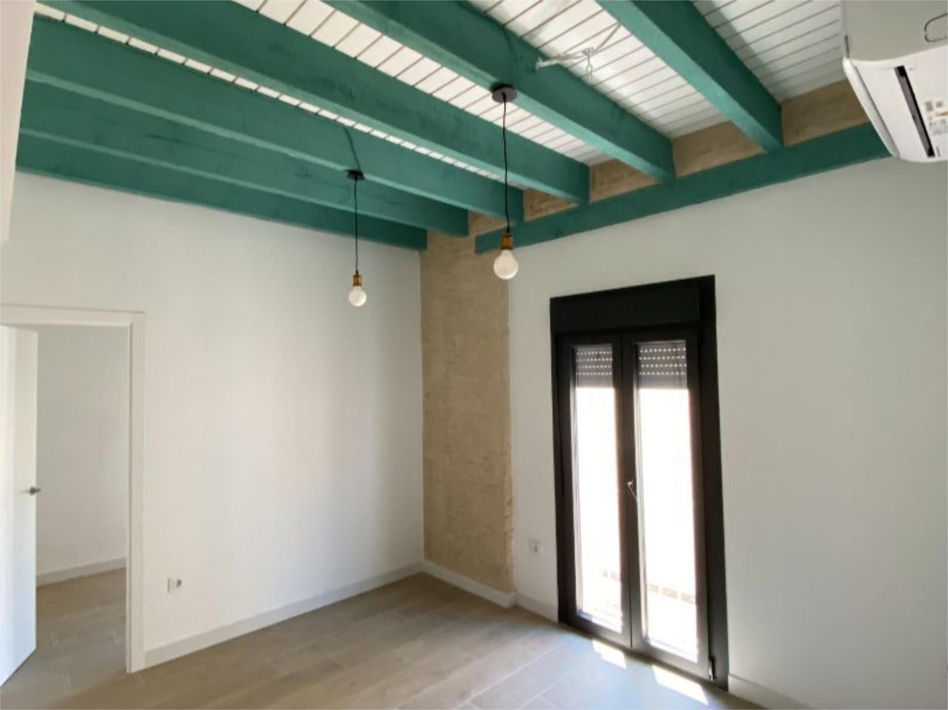 Apartament de lloguer en  Sevilla Capital amb Aire condicionat, Calefacció i Terrassa