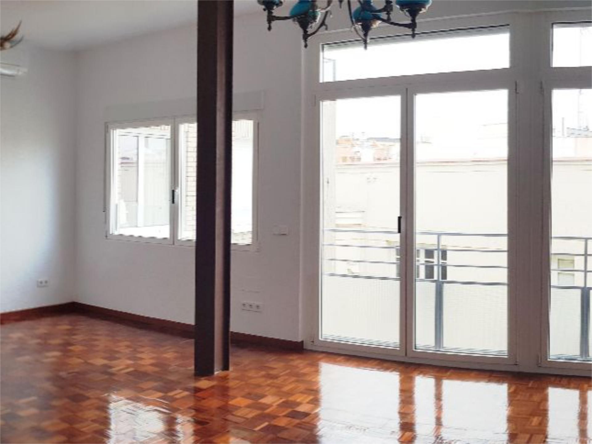 Living room of Flat to rent in  Madrid Capital  with Air Conditioner, Heating and Parquet flooring