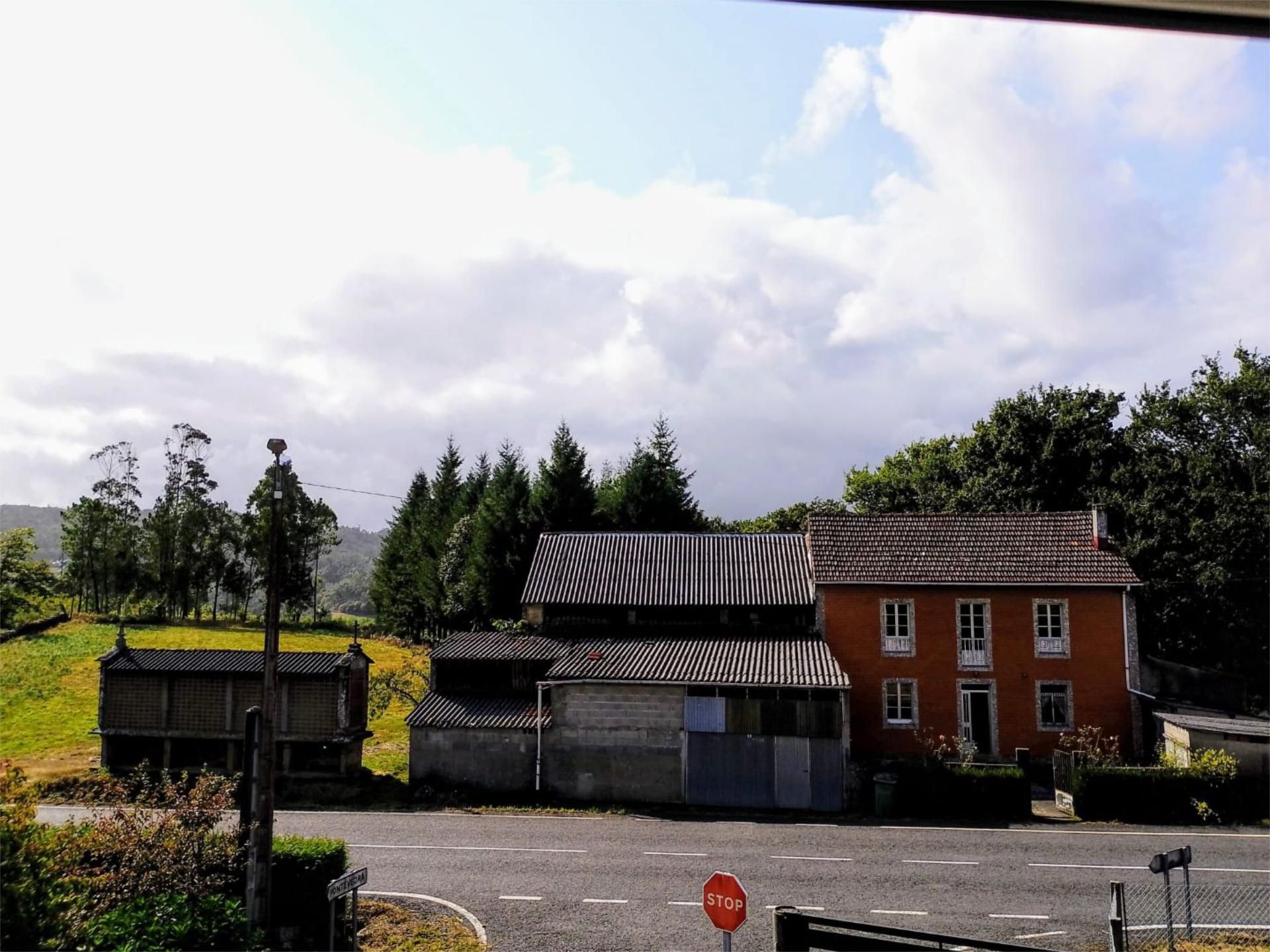 Vista exterior de Pis en venda en Negreira amb Jardí privat