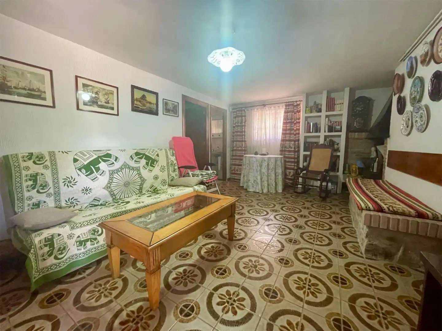 Houses for sale in Paseo de los Enebros, 14, Los Lagos Living room of Houses for sale in Moralzarzal with Private garden, Terrace and Storage room