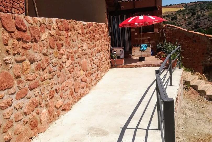 Foto 1 de Casa adosada en venda a Calle Mayor, 26, San Esteban de Gormaz, Soria