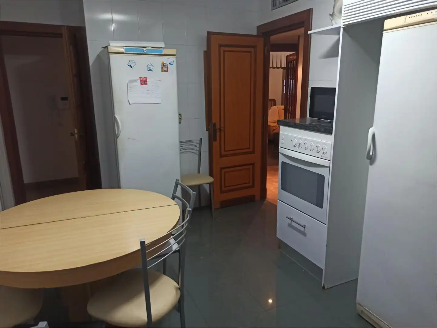 Zimmer in Calle General Tamayo, 12, Centro Küche von Wohnung zur untervermieten in Almería mit Klimaanlage, Heizung und Terrasse