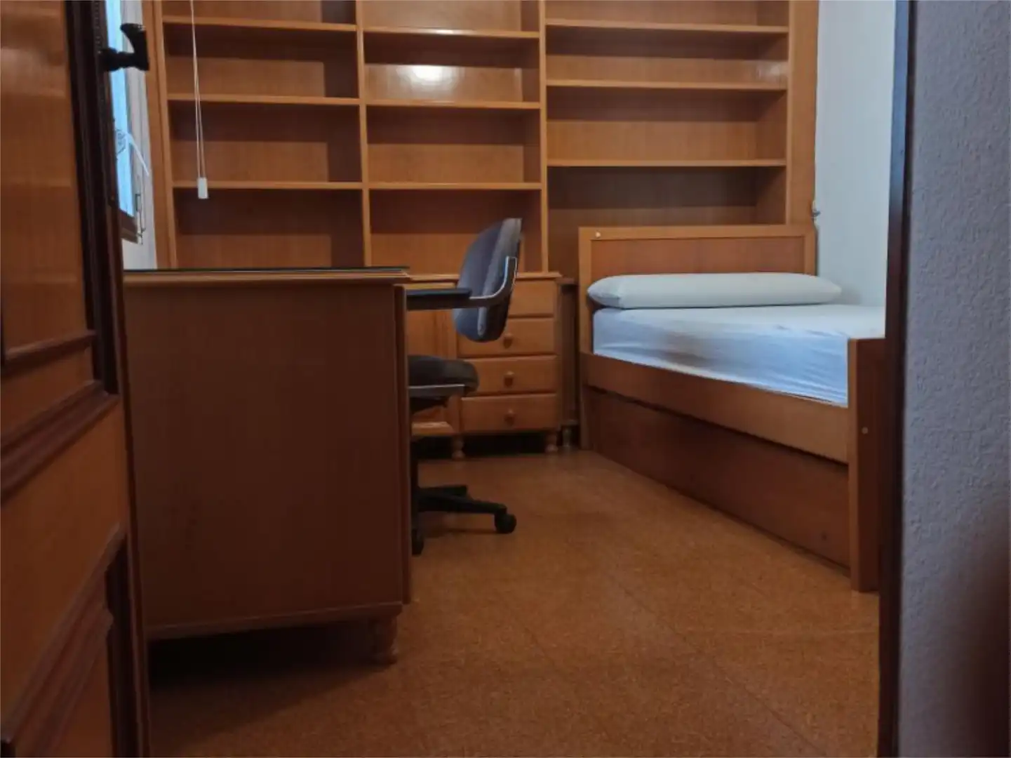 Zimmer in Calle General Tamayo, 12, Centro Schlafzimmer von Wohnung zur untervermieten in Almería mit Klimaanlage, Heizung und Terrasse