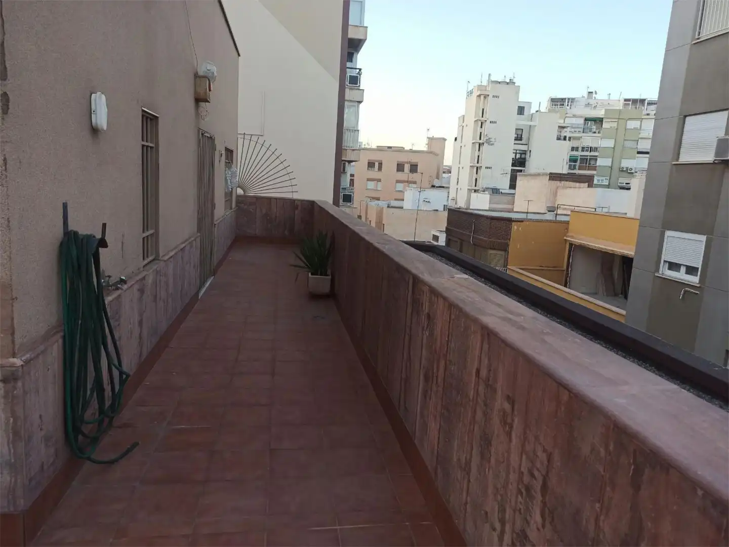 Zimmer in Calle General Tamayo, 12, Centro Terrasse von Wohnung zur untervermieten in Almería mit Klimaanlage, Heizung und Terrasse