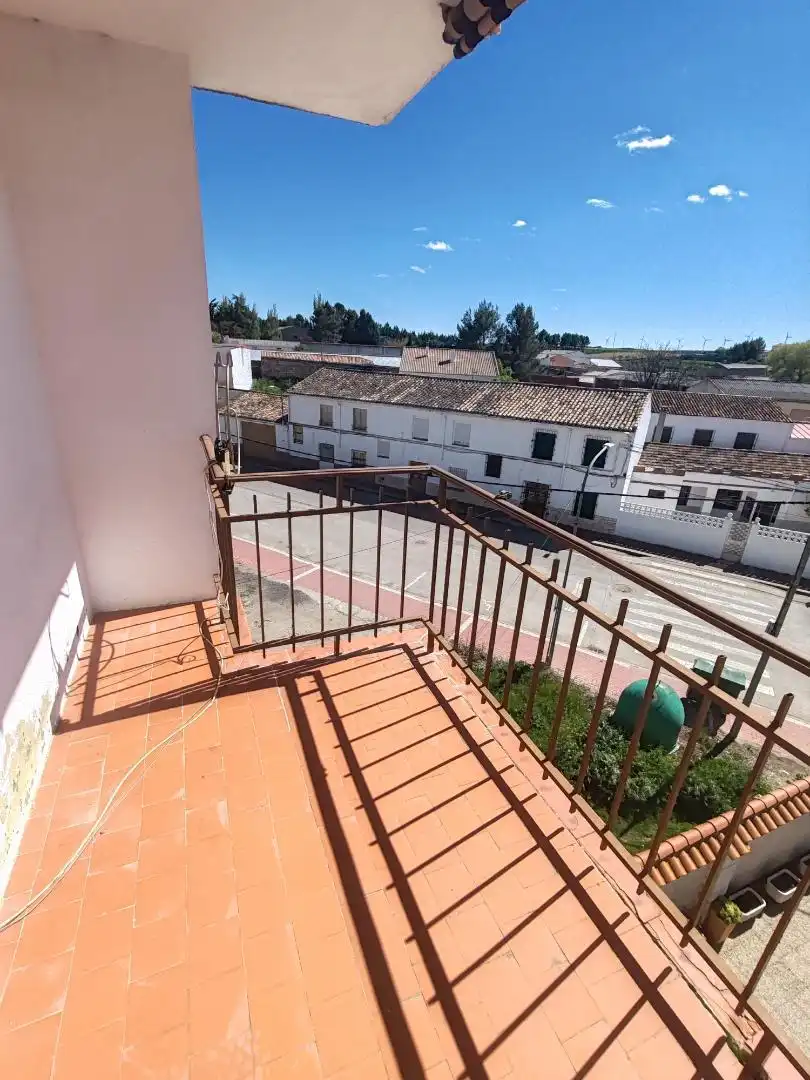Piso en venta en Avenida de José Antonio, 11, Campos del Paraíso Vista exterior de Piso en venta en Campos del Paraíso con Terraza y Balcón