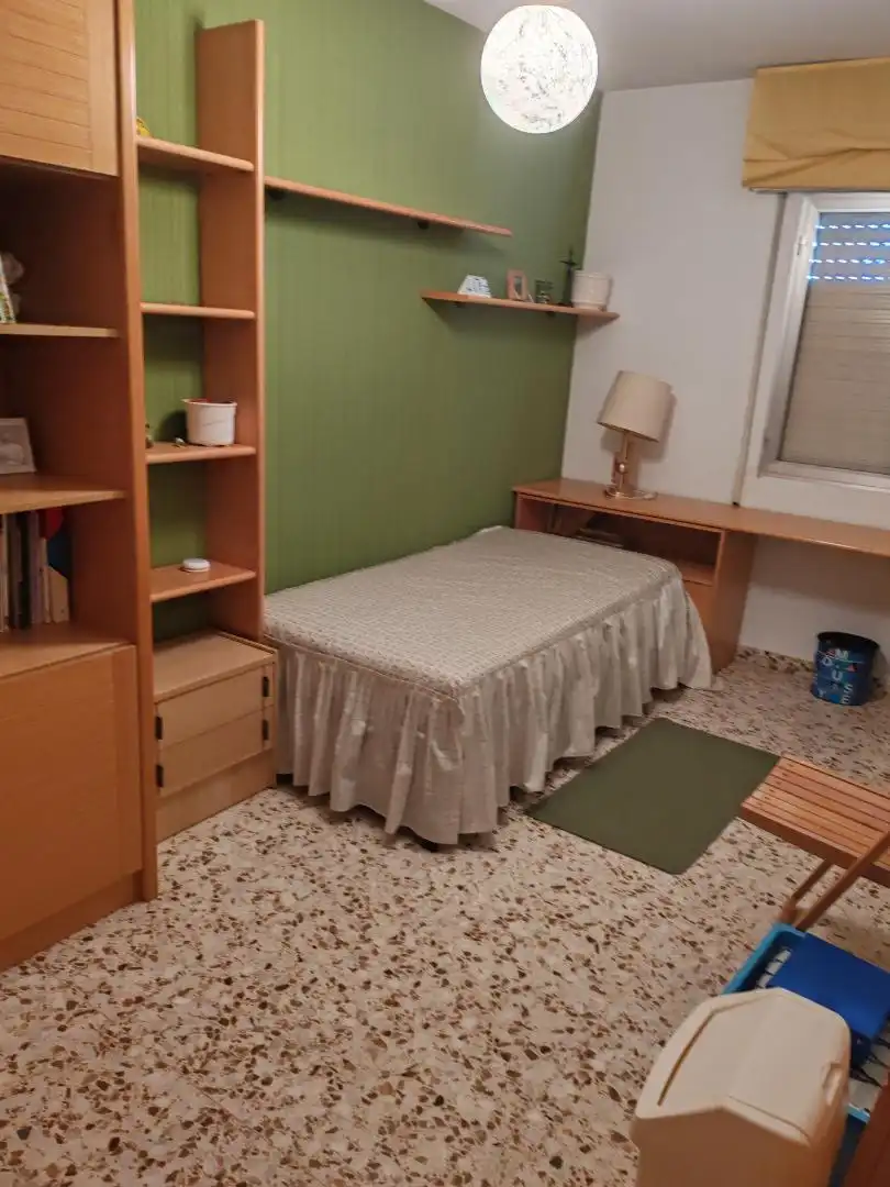 Piso en venta en Avenida de José Antonio, 11, Campos del Paraíso Habitación de Piso en venta en Campos del Paraíso con Terraza y Balcón