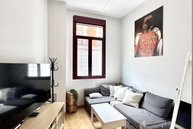 Foto 1 de Piso en venta en Calle de las Virtudes, 22, Almagro, Madrid