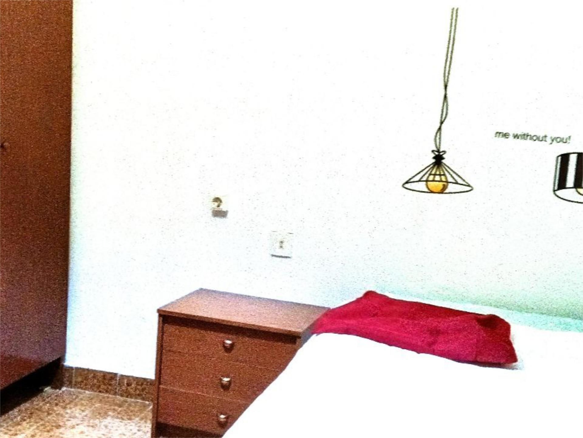 Bedroom of Flat to share in  Granada Capital  with Furnished and Balcony