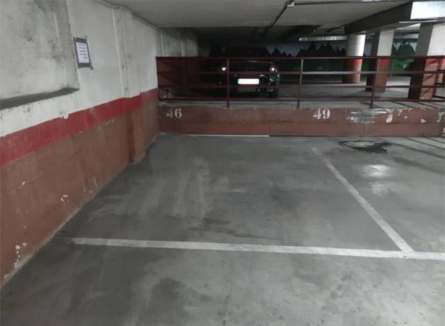 Garaje en Venta en Calle de la Infanta Mercedes, 111 en Castillejos - Cuzco