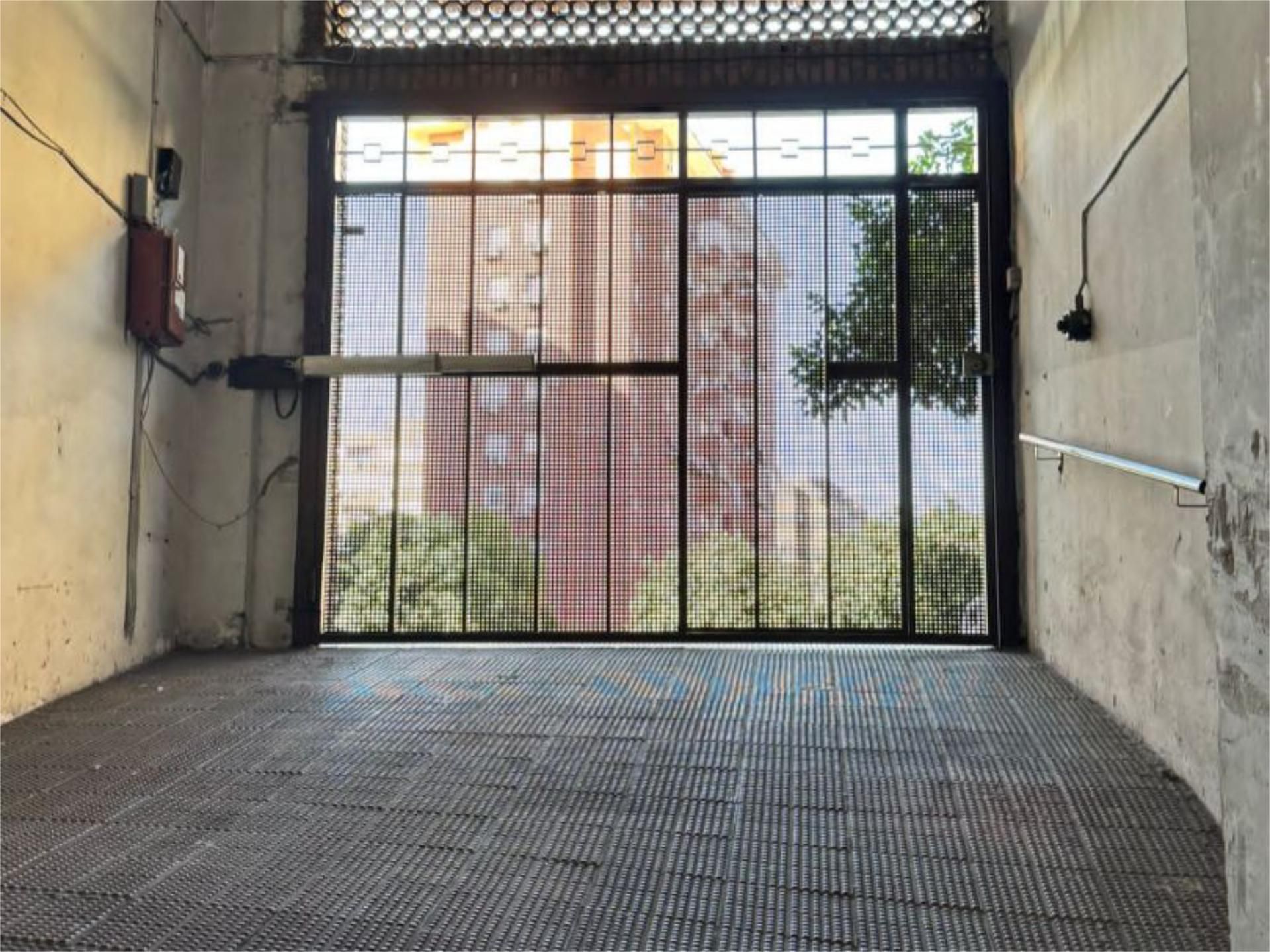 Exterior view of Garage for sale in  Sevilla Capital