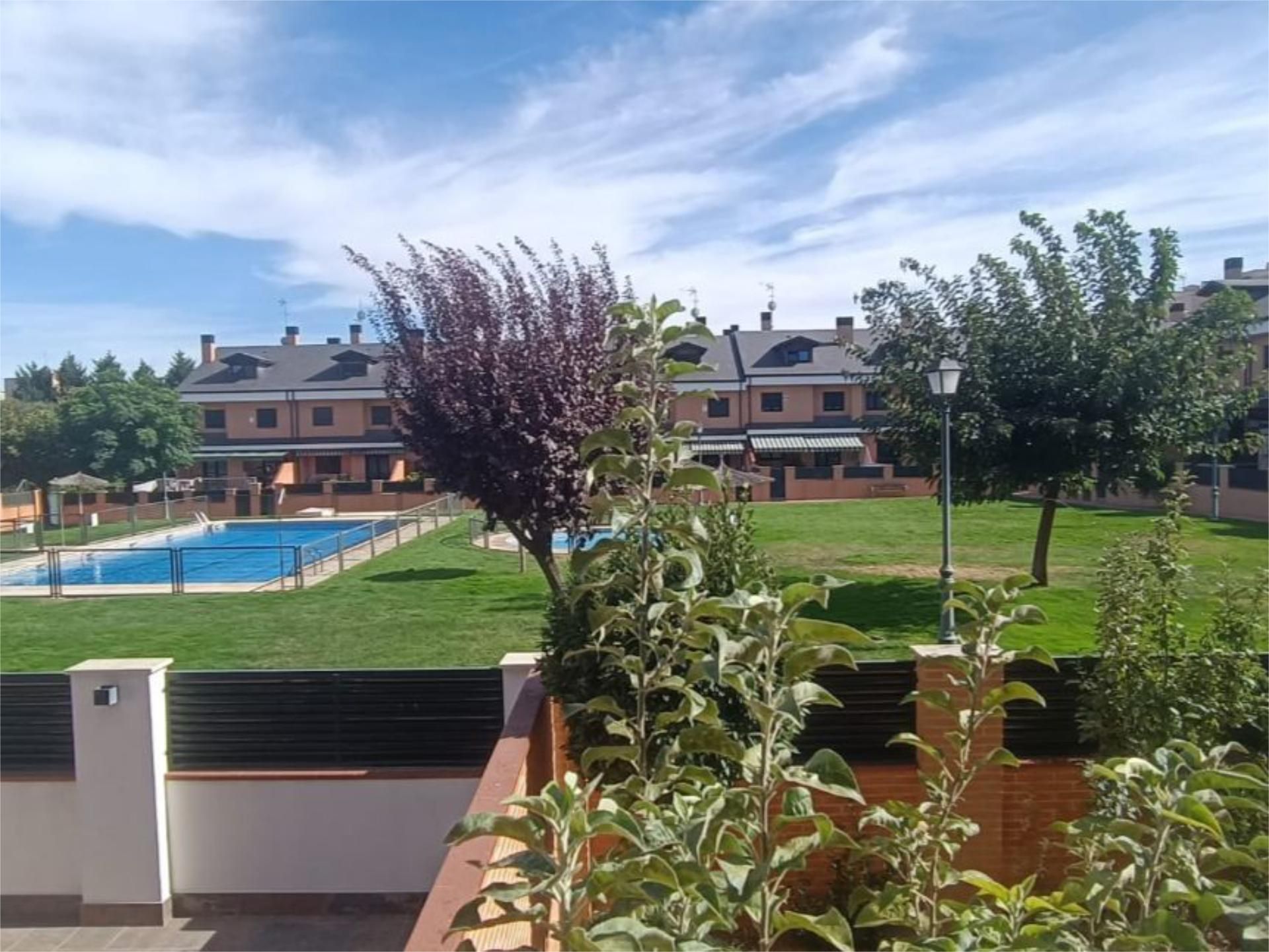 Jardí de Casa o xalet en venda en Fuenlabrada amb Aire condicionat, Calefacció i Jardí privat