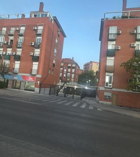 Garatge de lloguer a Calle de San Jaime, 42, Casco Histórico de Vallecas, Madrid - imatge 1 Foto 1 de Garatge de lloguer a Calle de San Jaime, 42, Casco Histórico de Vallecas, Madrid